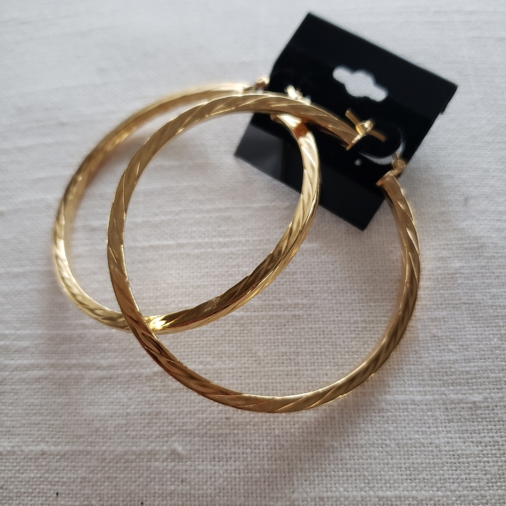 Flat Edge Swirl Gold Hoop Earrings